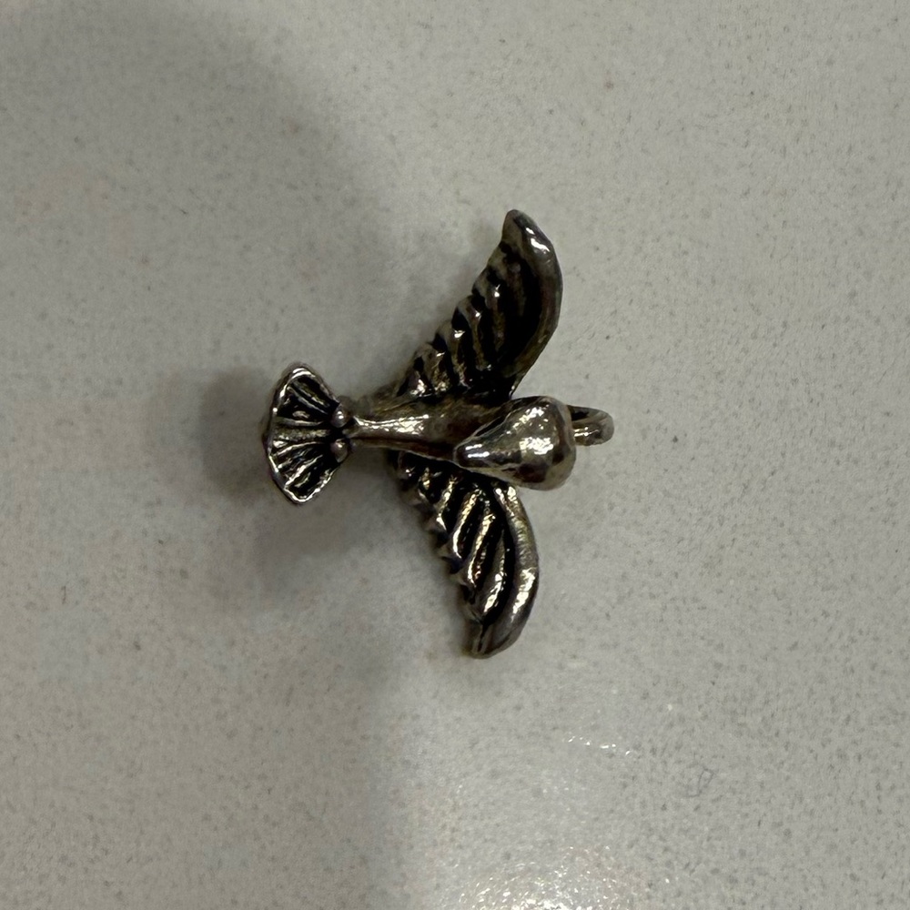 Hummingbird Pendant in a silver tone Brand New Bird Jewelry
